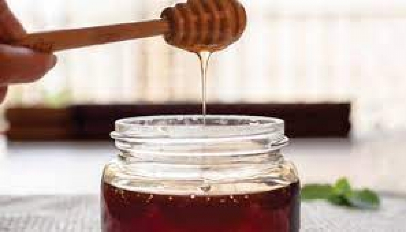 Putting honey in baby’s mouth could cause muscle paralysis, paediatricians warn mothers