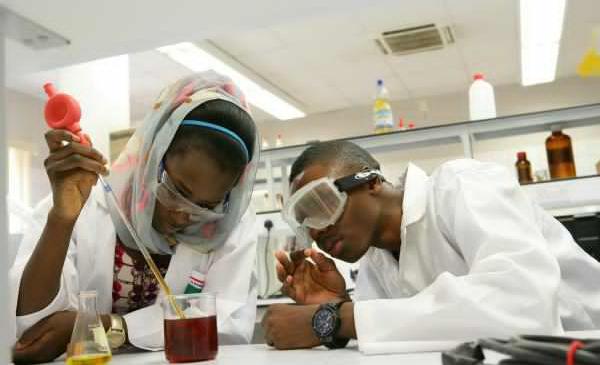 Nigerian university students in laboratory