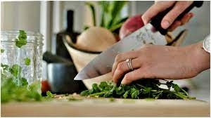 Why you should cut your fingernails, not wear jewellery while cooking —Physician