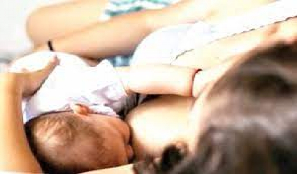 Breastfeeding while lying down may result in infant suffocation, death – Experts