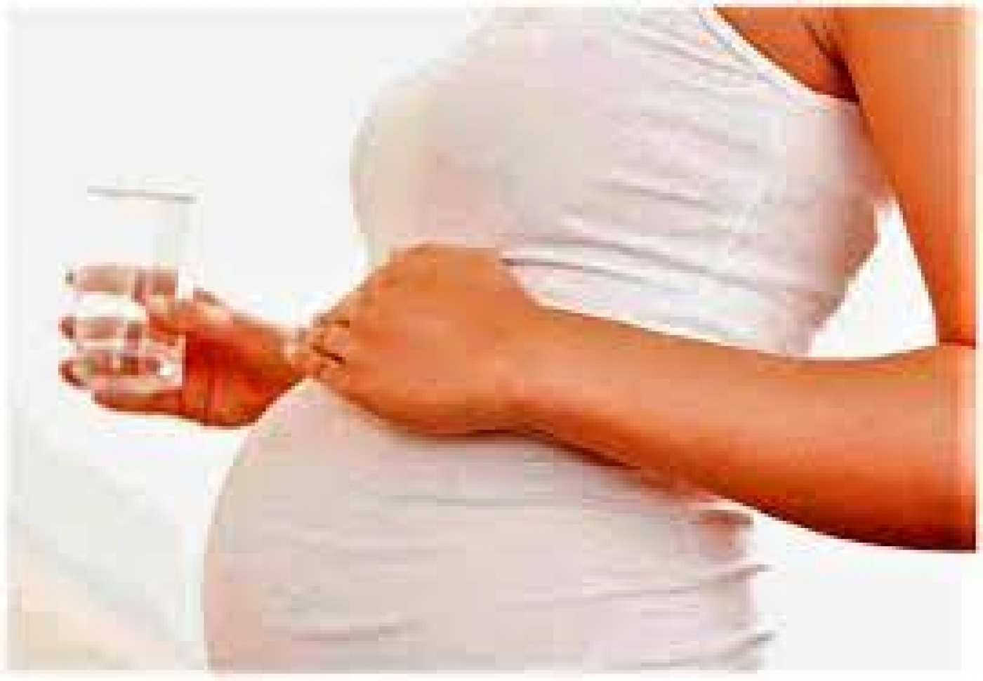 Drinking cold water in pregnancy will not cause runny nose, pneumonia in babies –Gynaecologist