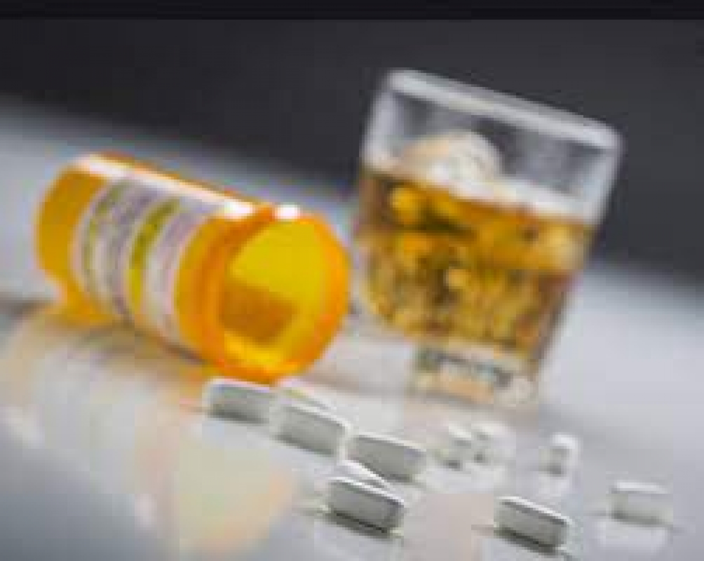 Don’t drink alcohol while taking medications, pharmacist tells Nigerians